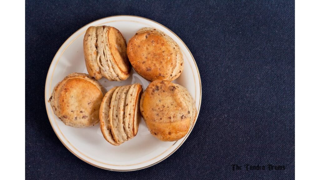 Ready to eat crispy baked Bannock served in white plate 