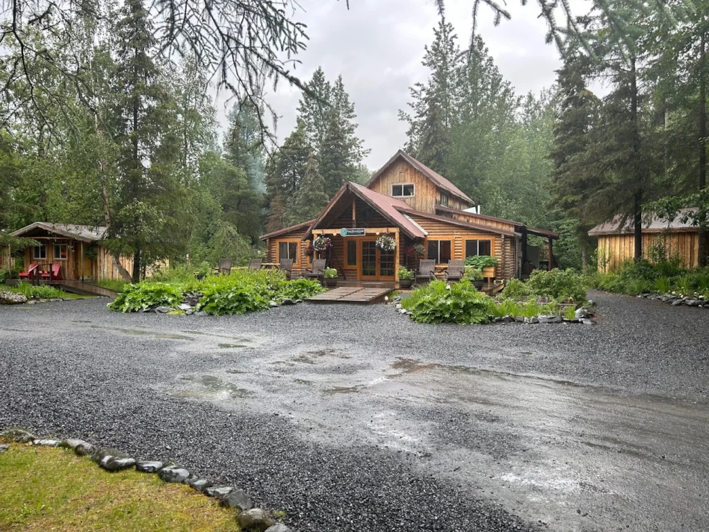 Top 14 All-Inclusive Alaska Fishing Lodges for Luxury, Fly Fishing & Affordable Adventures Kenai Riverside Lodge