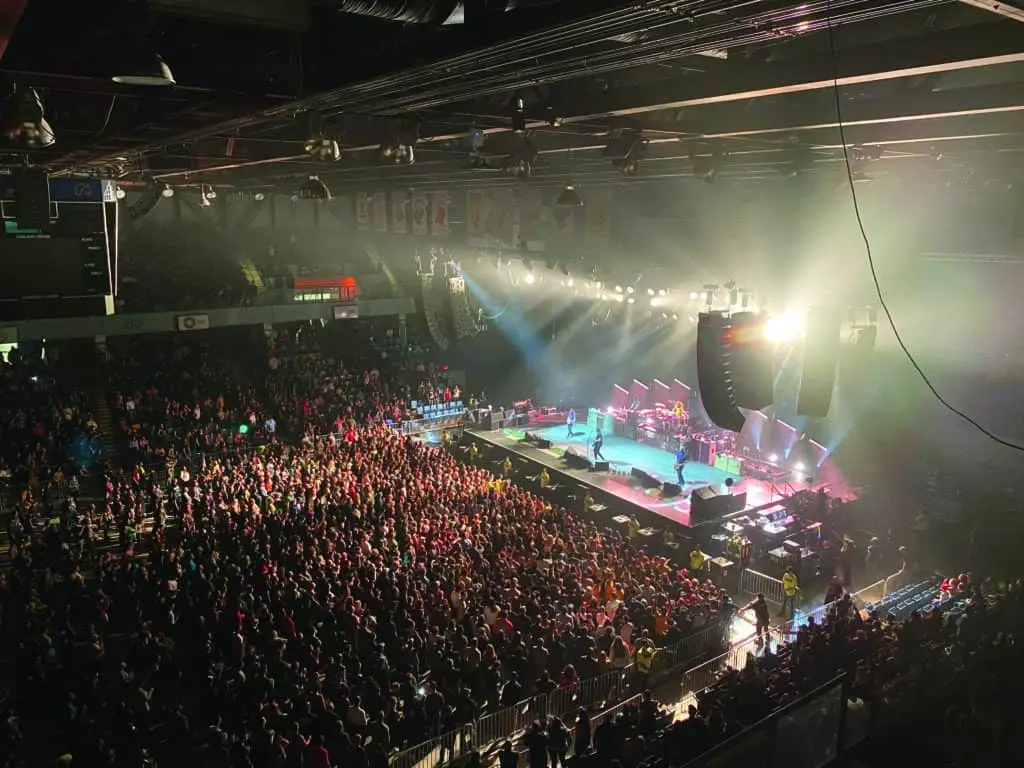 concert in Sullivan Arena