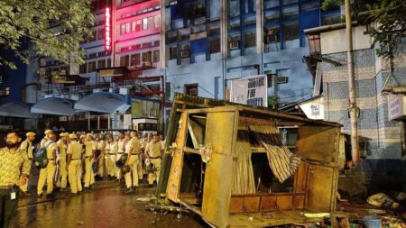 Kolkata Women’s Protest to Demand Justice Kar Medical College and Hospital in Kolkata vandalized shortly after midnight