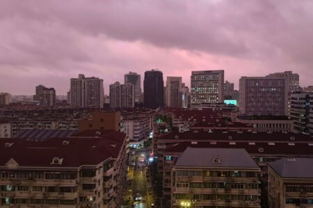 Shanghai Residents Flee as Typhoon Bebinca Approaches