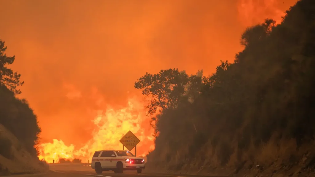 Wildfire in Southern California Spreads Rapidly Overnight