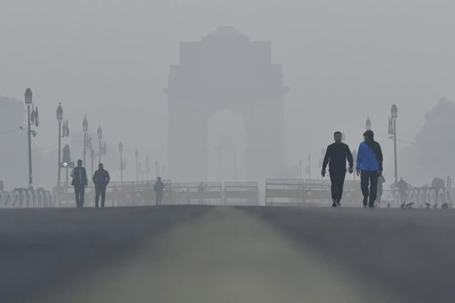 Toxic Delhi Air Worsens Threatening Resident Health Seriously Toxic Delhi Air Worsens Pollution Reaches Crisis Levels