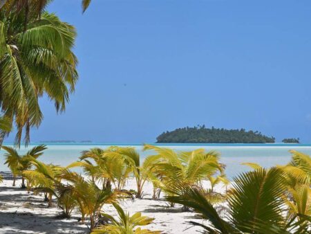 New Zealand rejects Cook Islands passport bid.