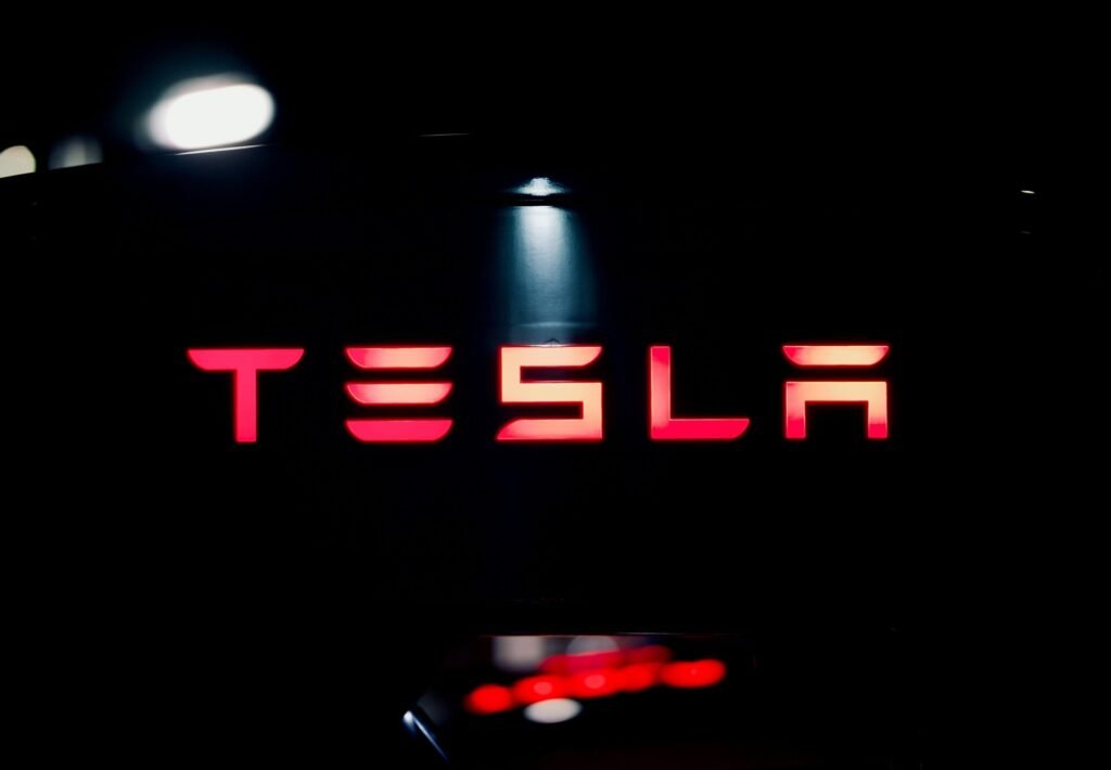 Tesla´s Logo