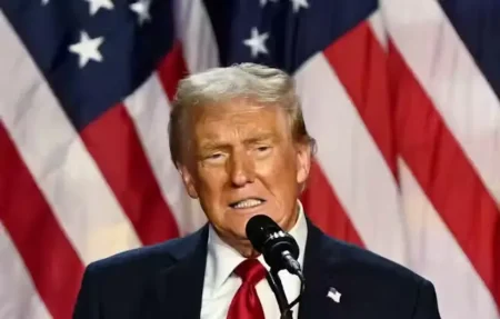 Trump’s Tariff Plan Targets Canada, Mexico, and China Donald Trump to impose tariffs on Canadian and Mexican imports.