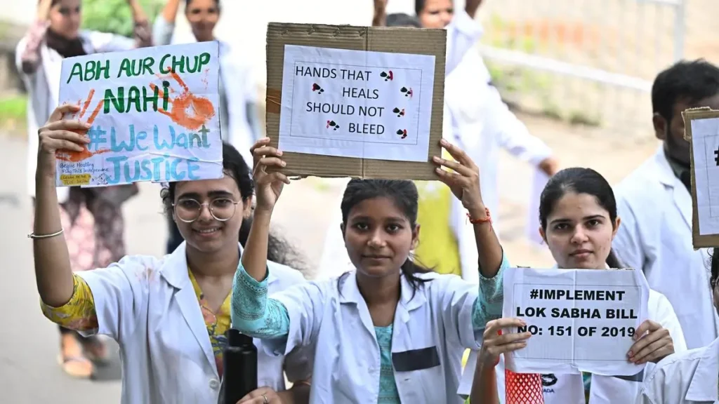 Doctors taking out a rally from Siddhartha Medical College condemning the rape and murder of a trainee doctor.