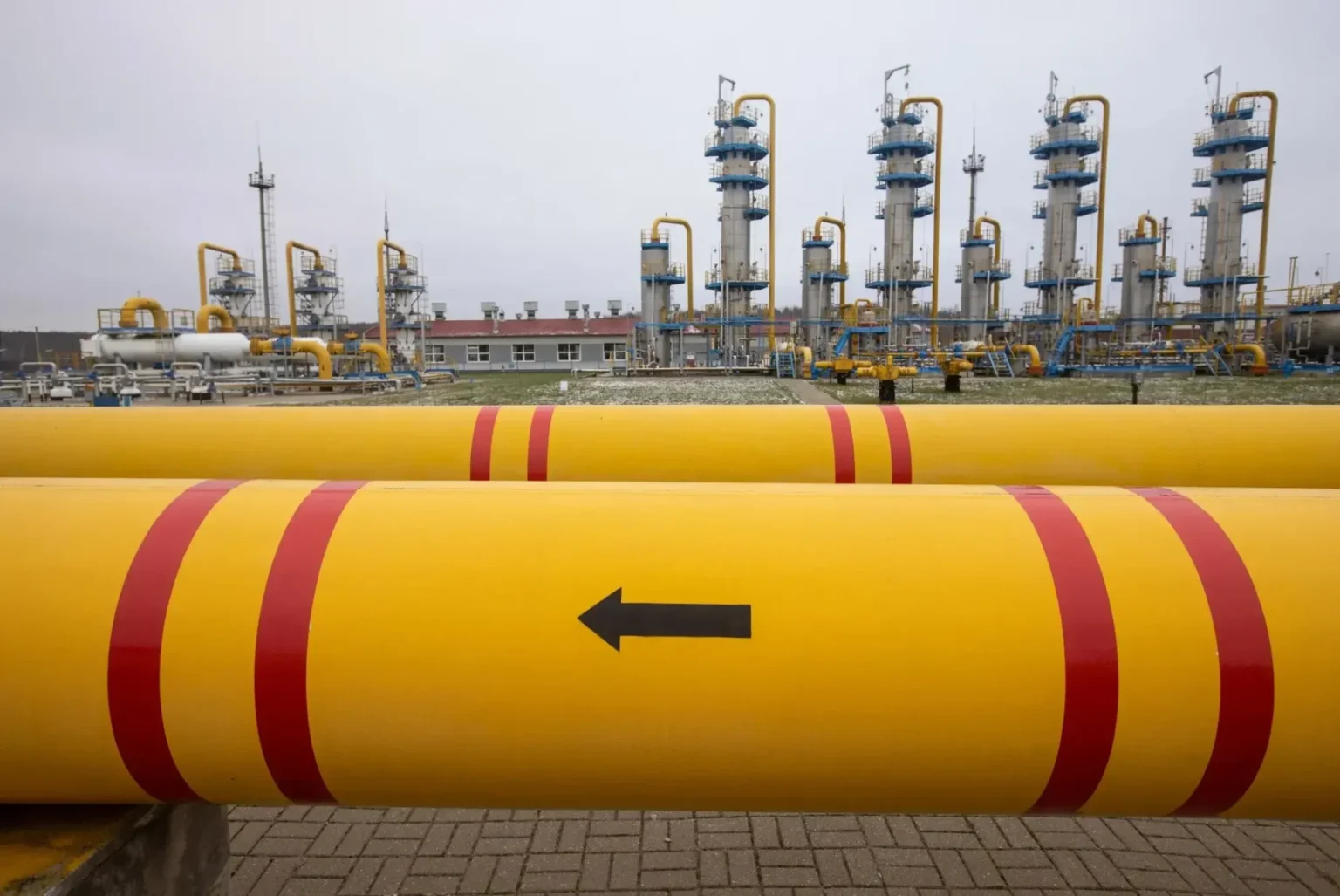 Russian Gas Transit Ends Through Ukraine, Intensifies Energy Challenges in Europe Yellow Colored Gas Pipes .