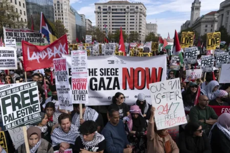 Protesters in Gaza Demand that Hamas Step Down Amid Ongoing Conflict Protest for Gaza