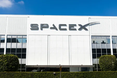 SpaceX Starship Explosion Grounds Flights and Sends Fiery Debris Over Caribbean SpaceX Starship explosion