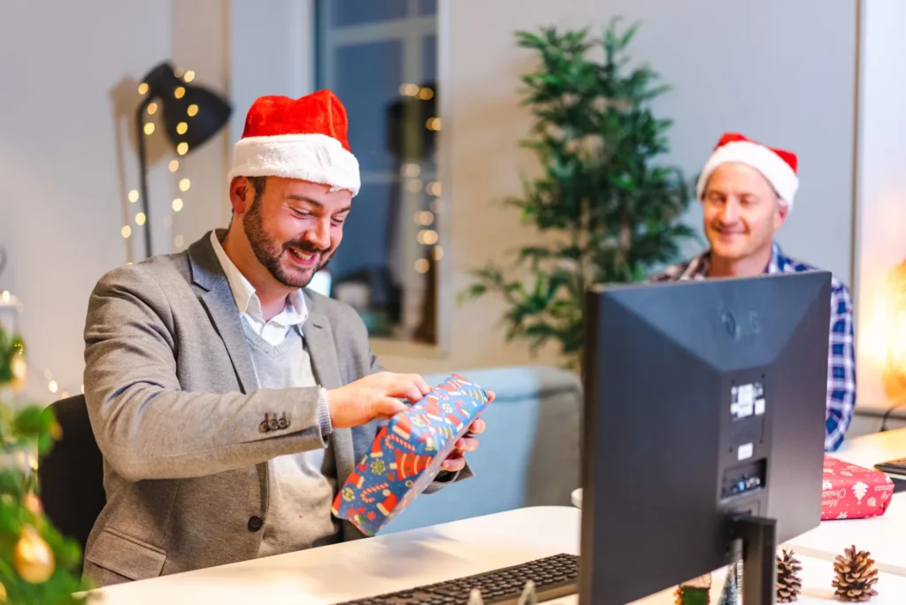 How to Host an Unforgettable Virtual Holiday Party: Ideas, Tips, and Fun for All Virtual Holiday Party