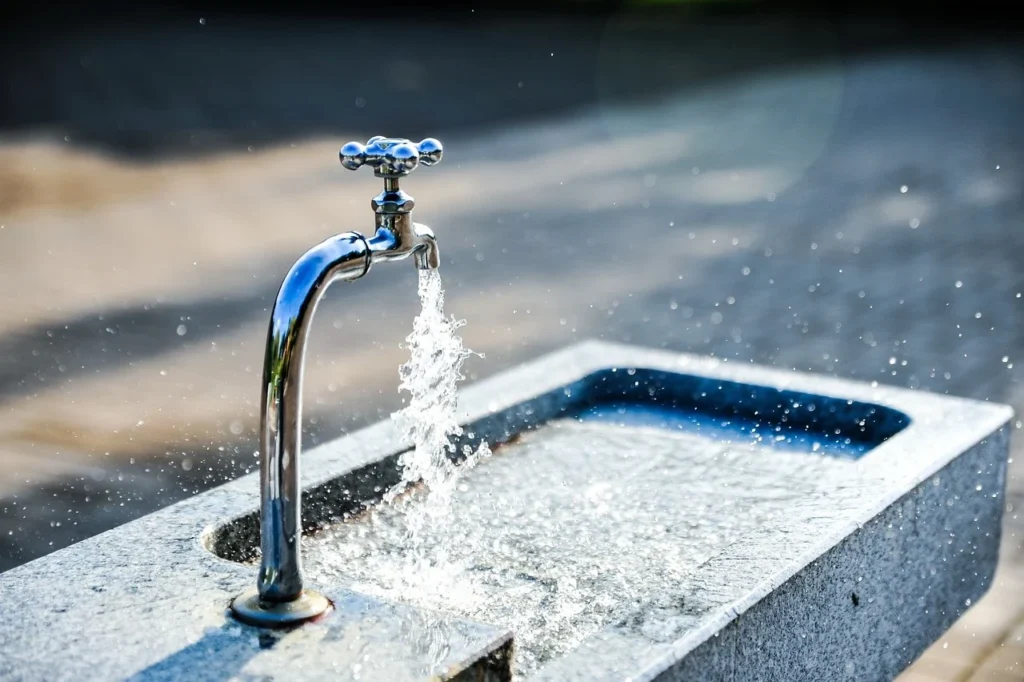 Off-Grid Homesteading Challenges in Alaska in 2025 water