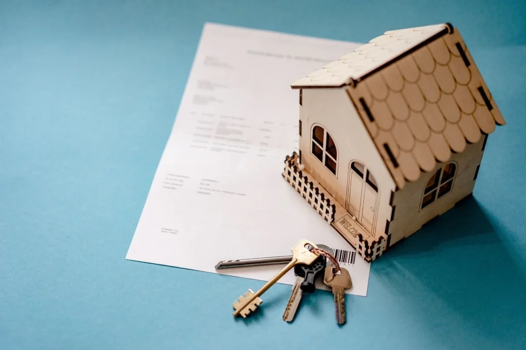 Off-Grid Homesteading Challenges in Alaska in 2025 housing regulations
