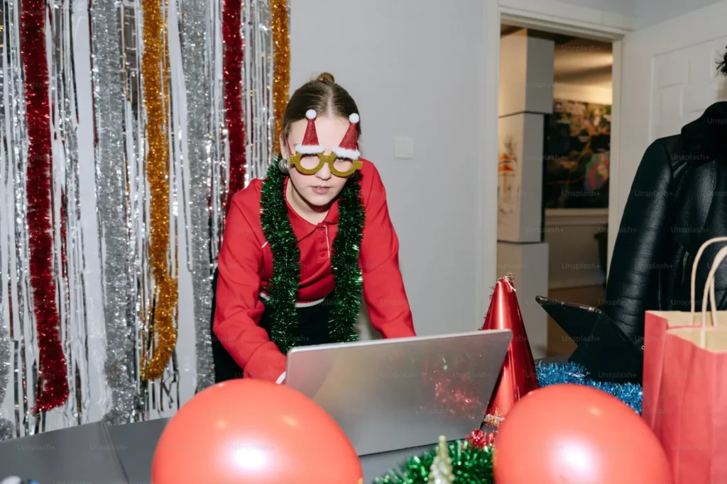 How to Host an Unforgettable Virtual Holiday Party: Ideas, Tips, and Fun for All Virtual Holiday Party
