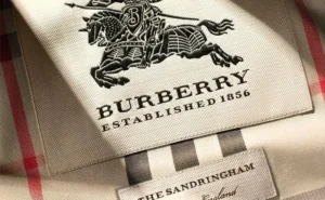 Burberry´s logo.