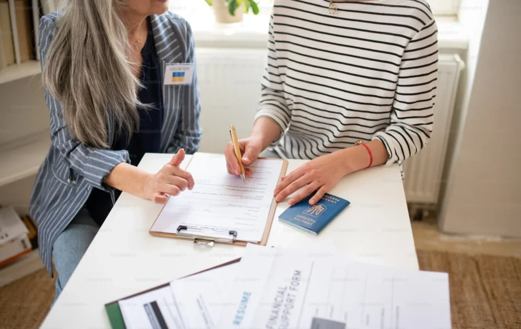 How an Immigration Lawyer Simplifies Complex Visa Applications immigration lawyer