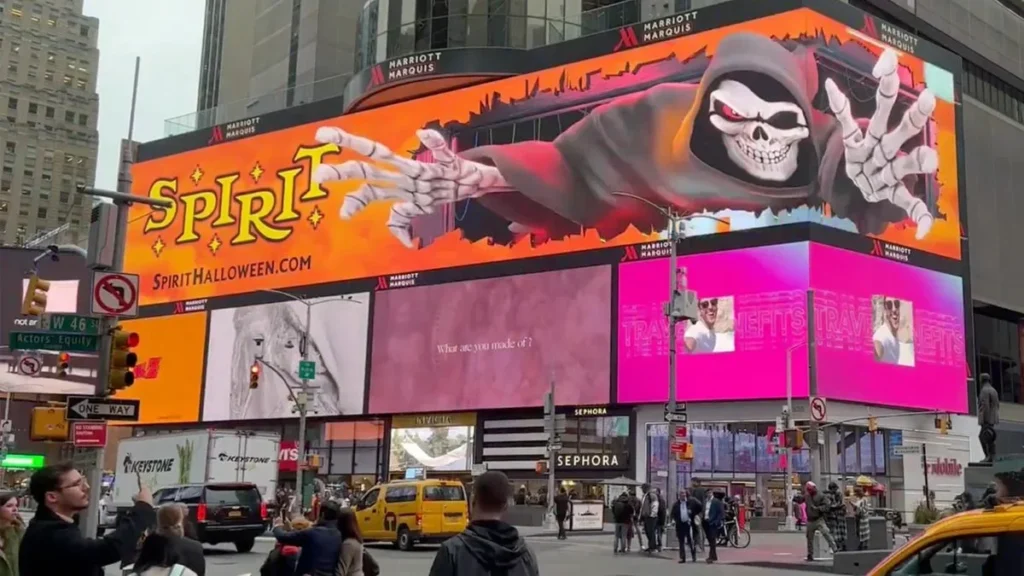 Creative Ways to Use Outdoor LED Displays for Seasonal Campaigns Digital boards on building