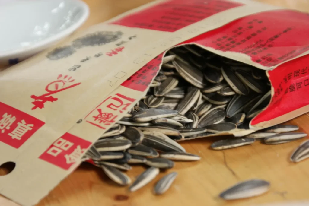 Sunflower Seeds and Men's Health Nutritional Benefits and Practical Tips sunflower seeds benefits for men