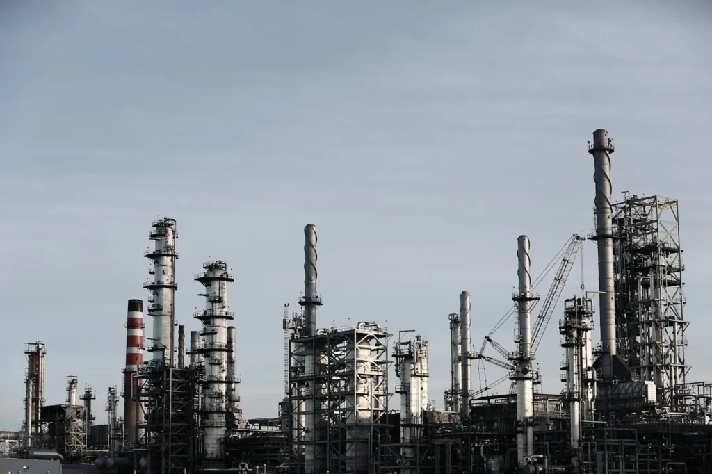 Alaska’s Oil & Gas Industry: A Legacy at the Crossroads (Case Study) alaska gas and oil industry