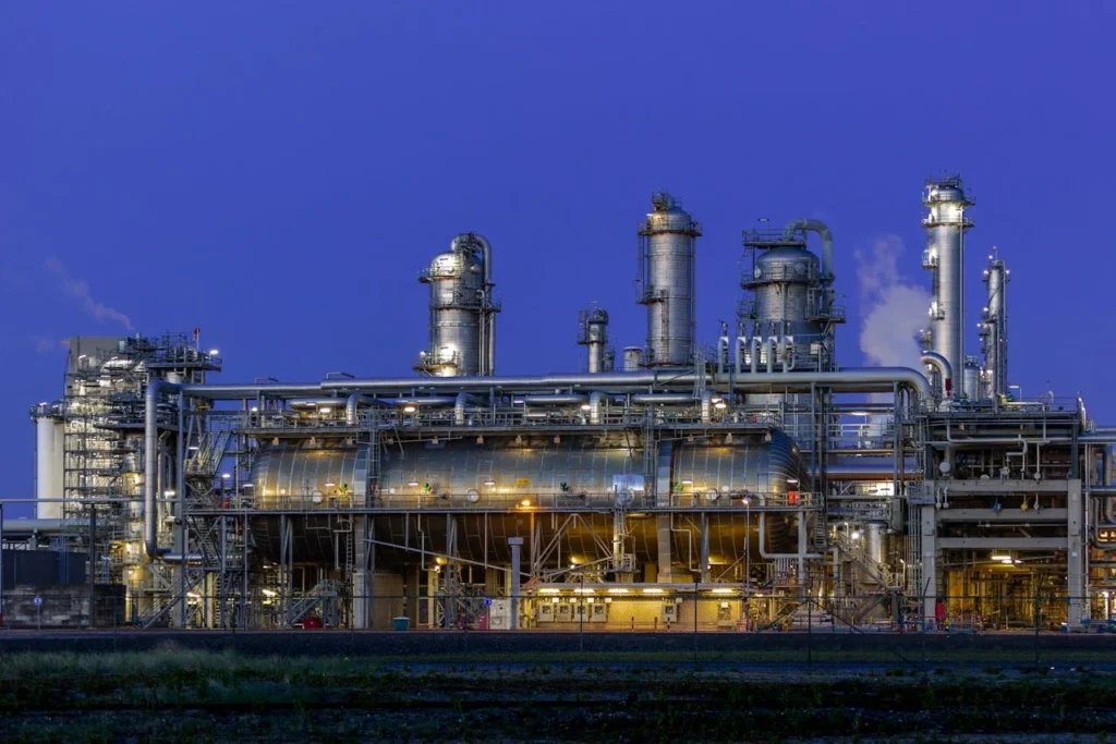 Alaska’s Oil & Gas Industry: A Legacy at the Crossroads (Case Study) alaska oil and gas industry