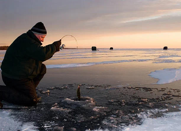 Ice Fishing in Fairbanks: A Thrilling Winter Adventure ice fishing