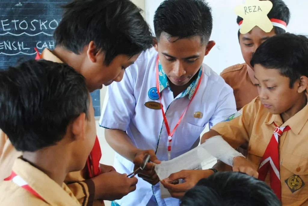What You Should Learn About Neonatal Nurse Incursions a man in white button up shirt holding white bandage