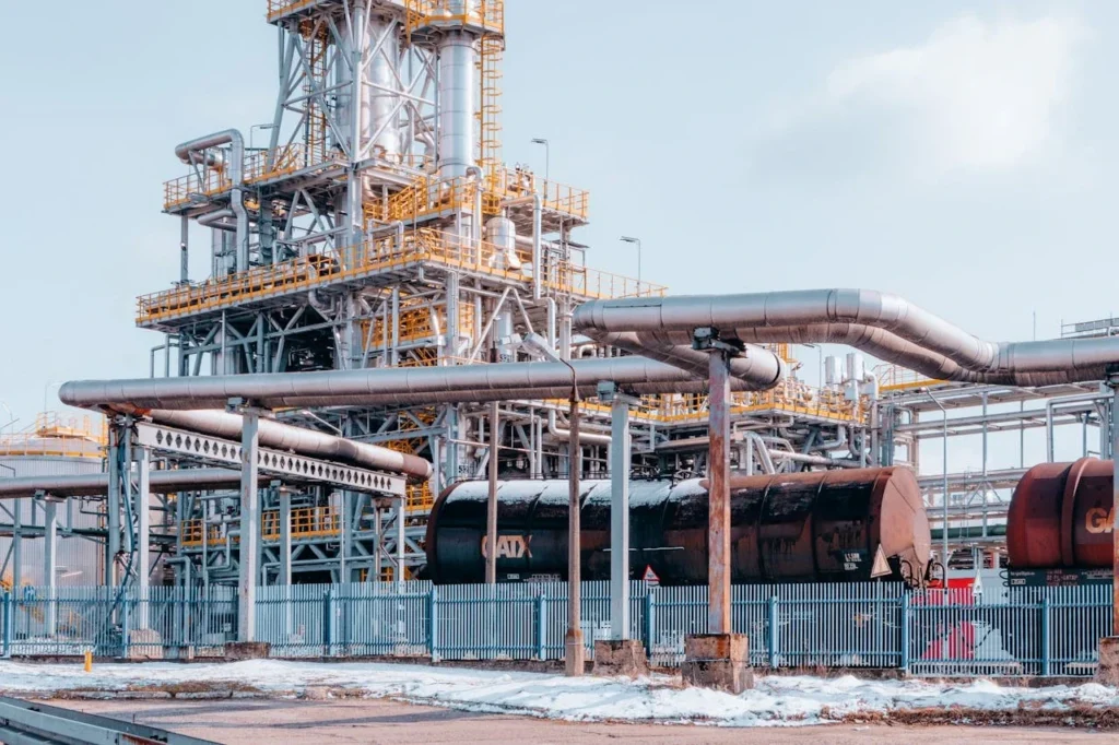 Alaska’s Oil & Gas Industry: A Legacy at the Crossroads (Case Study) oil and gas industry alaska
