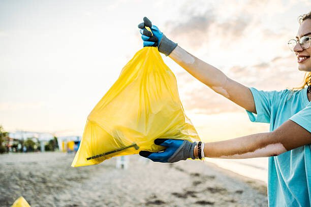 Alaska’s Marine Debris Crisis: What’s Washing Up on the Last Frontier? cleaning