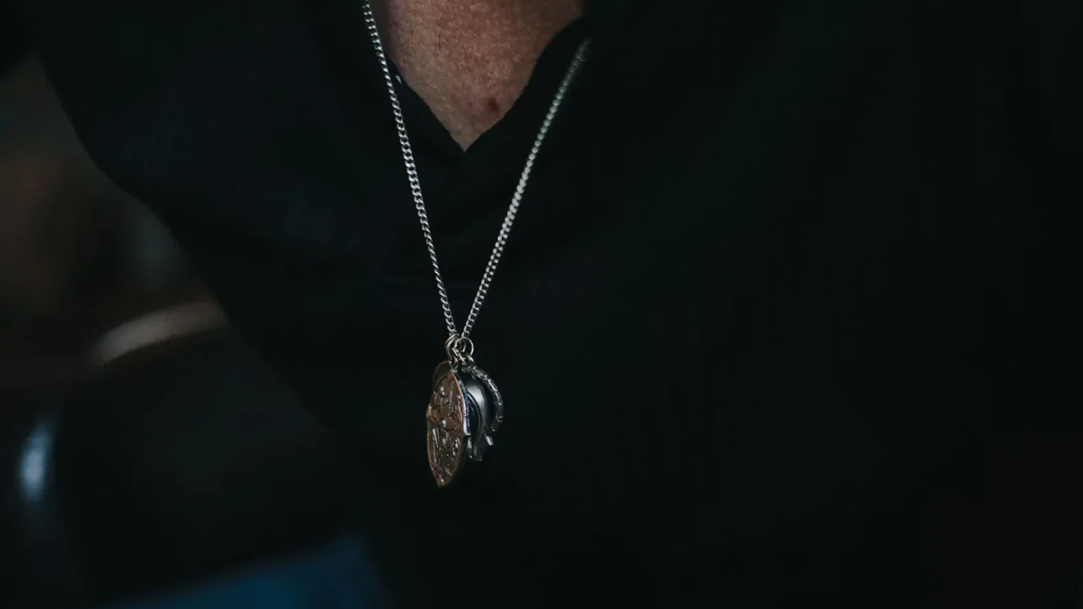 silver color pendant necklace