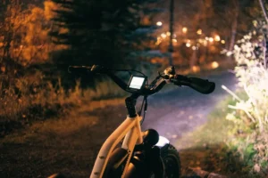 a bicycle parked on te side of road