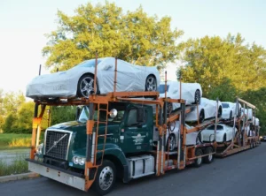 Tips to Reduce Your Car Shipping Expenses a truck with cars on its back